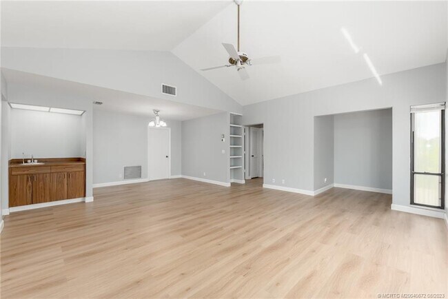 Building Photo - 2711 SW Egret Pond Cir