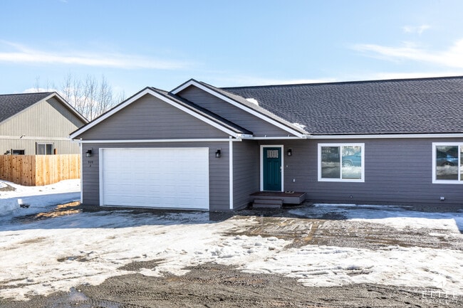 Building Photo - 920 W Wilder Ave