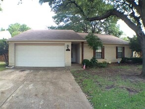 Building Photo - 3918 White Oak Ct
