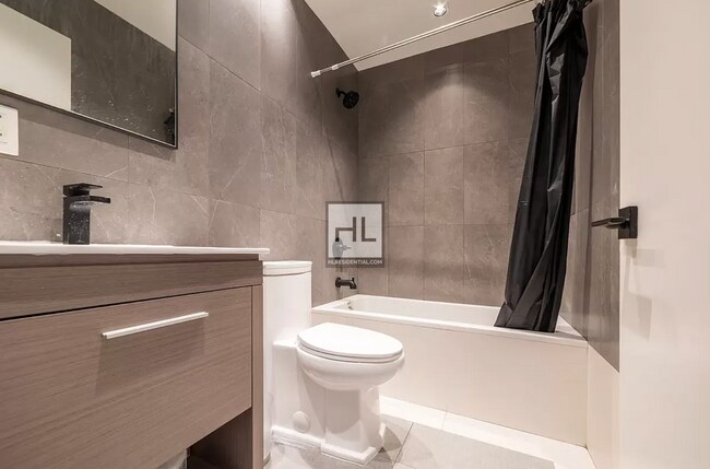 Foto del edificio - ROOM SHARE | Erasmus Street, Flatbush