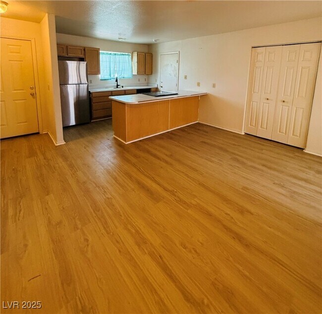 Building Photo - 6551 Paula Dr