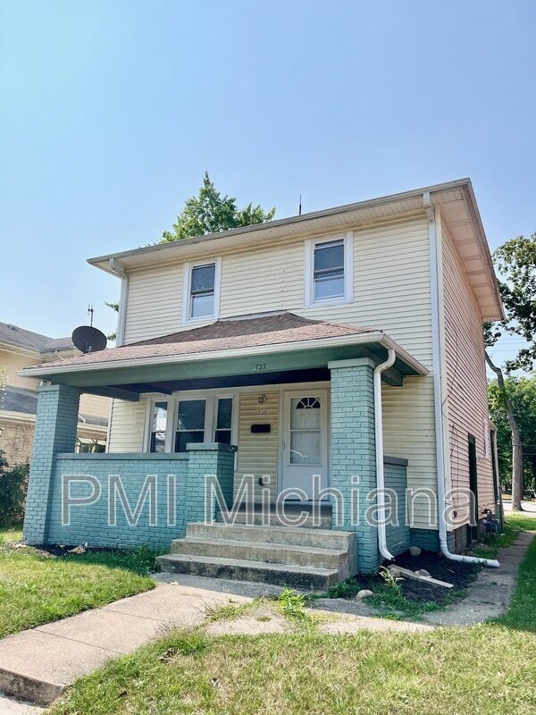 Building Photo - 737 S Ironwood Dr