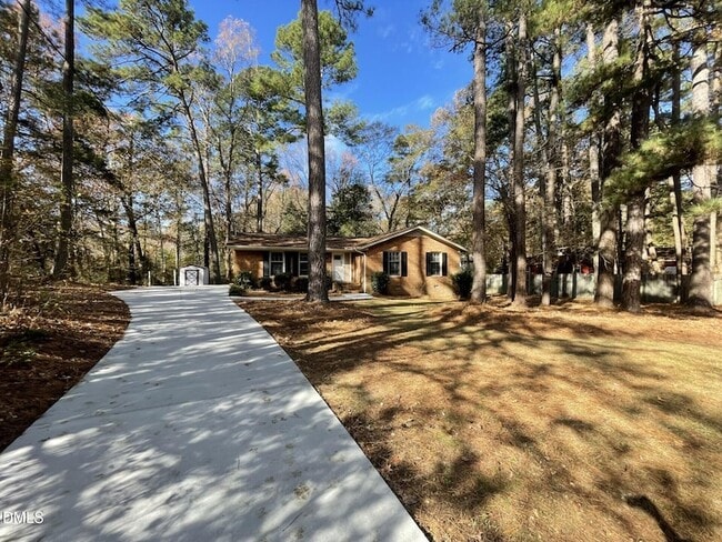 Building Photo - 7761 Brookdale Dr