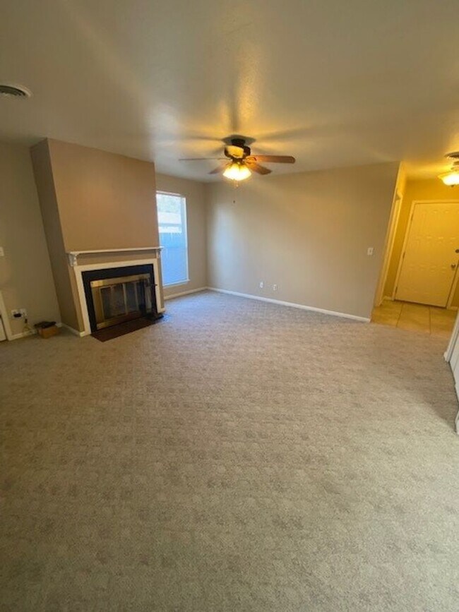 Foto del edificio - 1014 Plaza Del Sol