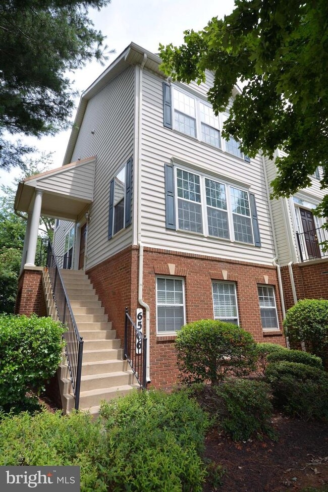 Building Photo - 6506 Wiltshire Dr