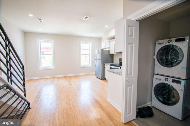 Foto del edificio - 2428 Sharswood St