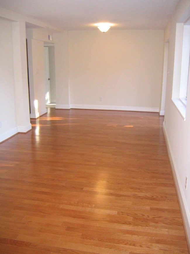 Building Photo - 223 N Dotger Ave