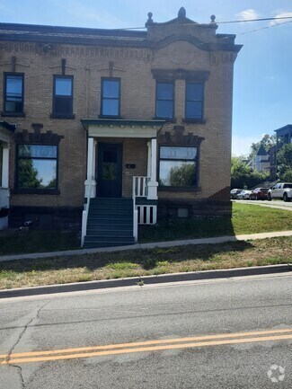 Building Photo - 429 N 10th Ave E