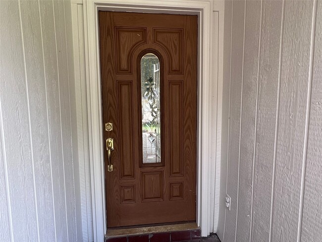 Building Photo - 22422 Elsinore Dr