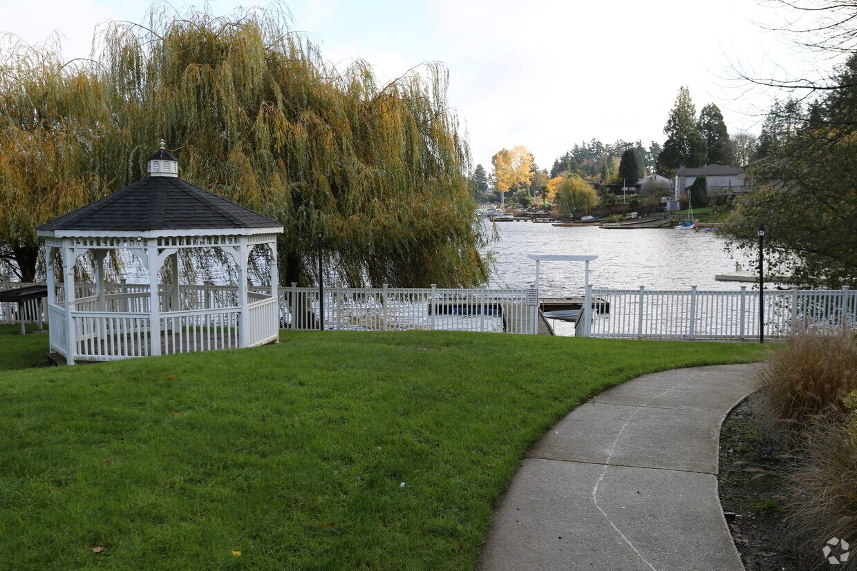 Landing at Angle Lake Apartments Seatac, WA