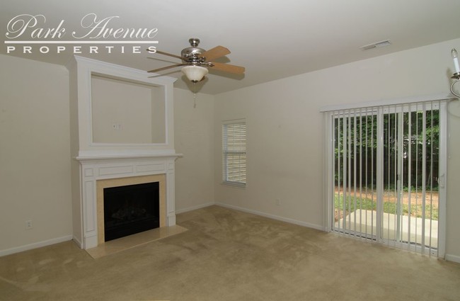 Building Photo - 5742 Bent Creek Cir