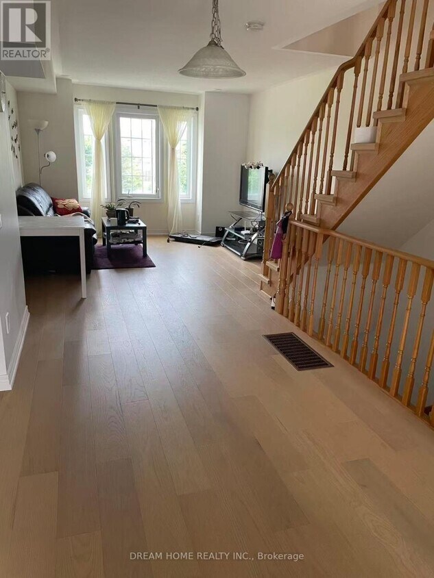 Photo du bâtiment - 9868 McCowan Rd