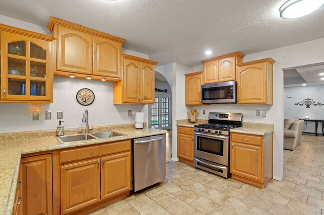 Building Photo - 11637 Lake Erie Dr