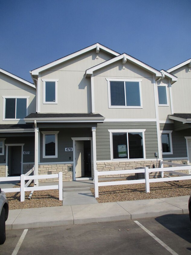 Foto principal - ***Brand new Townhome in Johnstown***