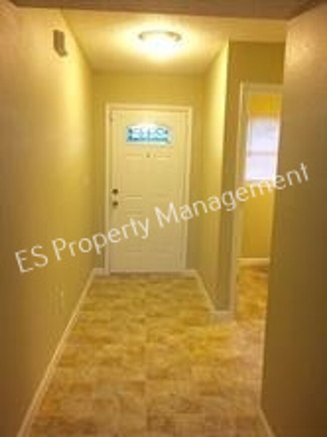 Foto del edificio - Wonderful  4 Bedroom 2.5 Bathroom Two Stor...