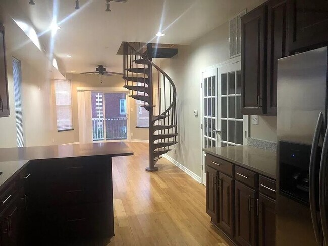 Foto del edificio - 2915 N Lawndale Ave