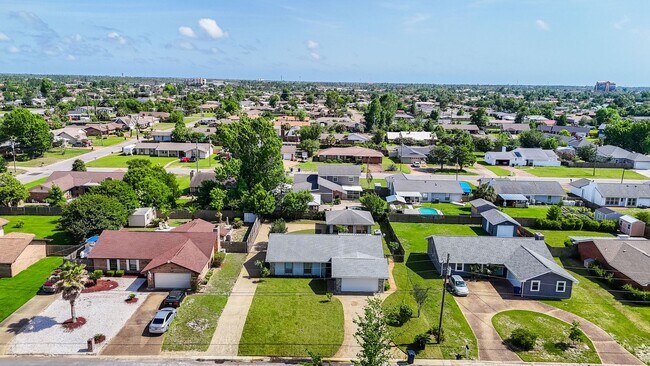 Foto del edificio - For Rent – Huntingdon Estates 3BR/2BA Home...