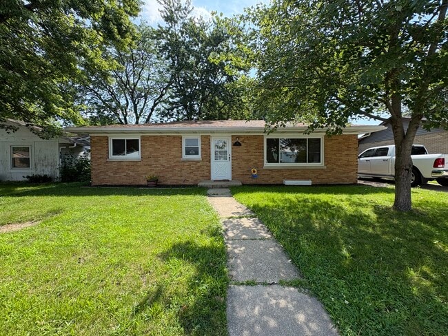 Building Photo - 35 Lynwood Dr