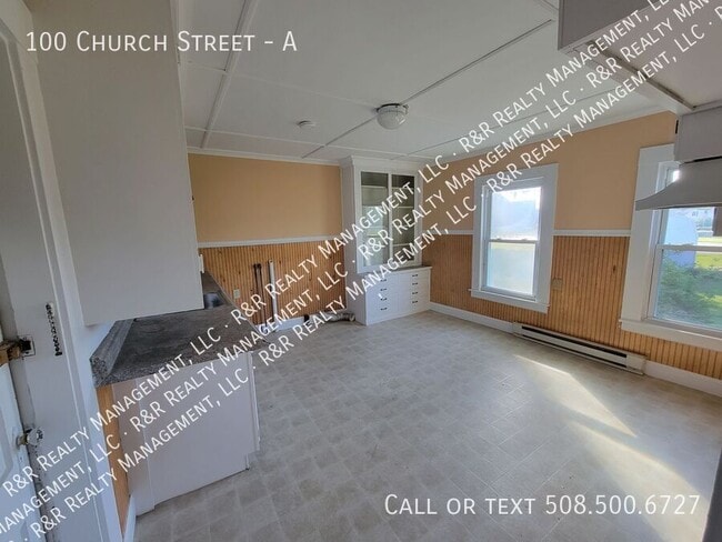 Building Photo - 100 Church St