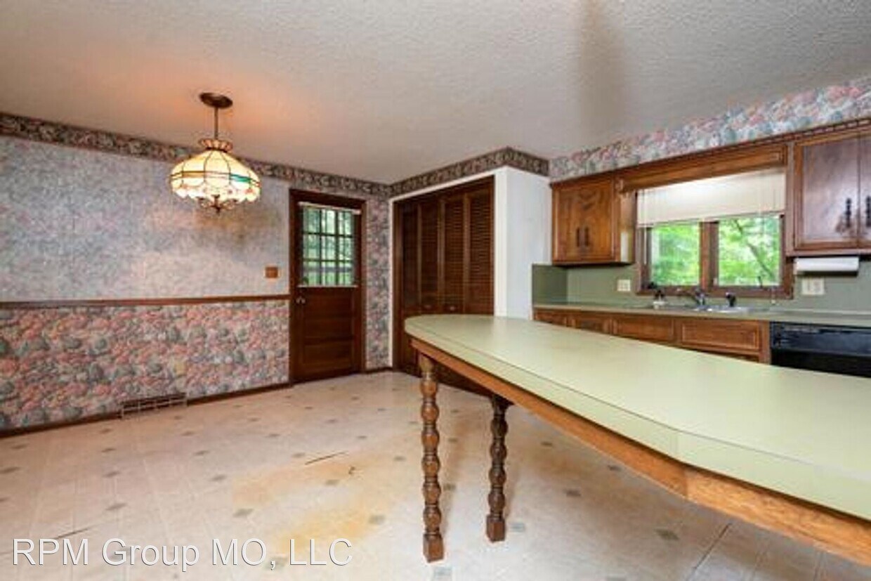 2765 E Cragmont St, Springfield, MO 65804 House Rental in Springfield