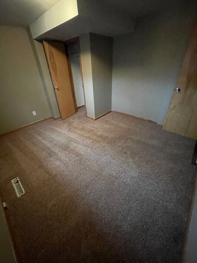 Foto del edificio - 706 2nd Ave NW