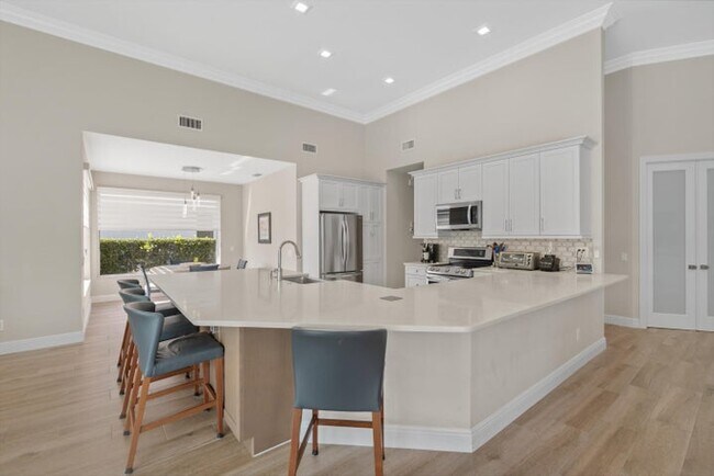 Foto del edificio - 4841 Exeter Estate Ln