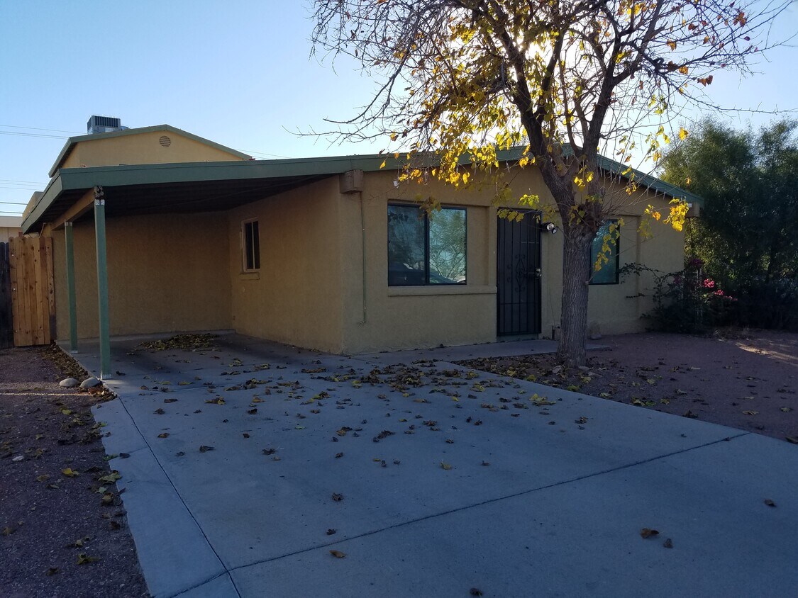 Foto principal - 838 E Lester St