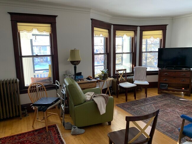 Sala de estar - 2545 Pillsbury Ave S