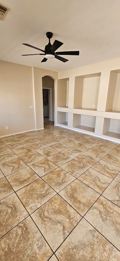 Building Photo - Fantastic 5BEDROOM+LOFT / 3 BATH home For ...