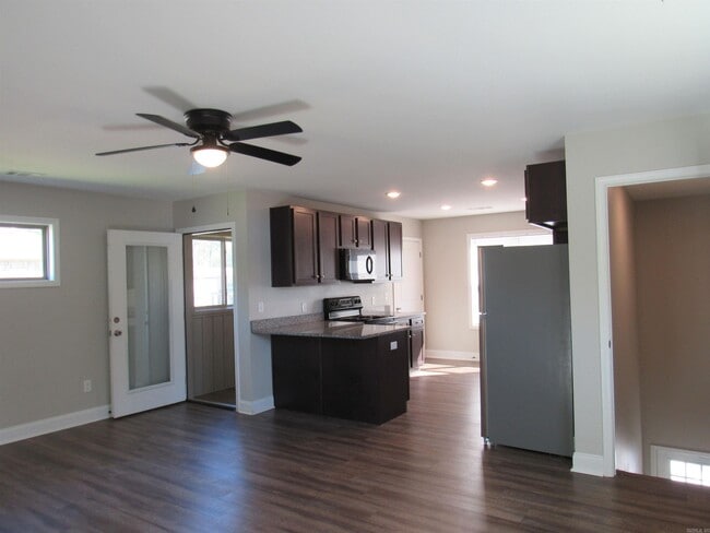 Building Photo - 1516 S Bailey St