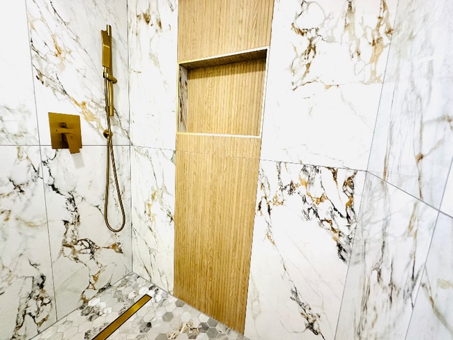 Building Photo - 9382 Bixby Ave