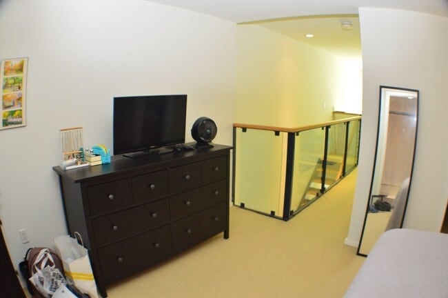 Building Photo - 1 Earhart St