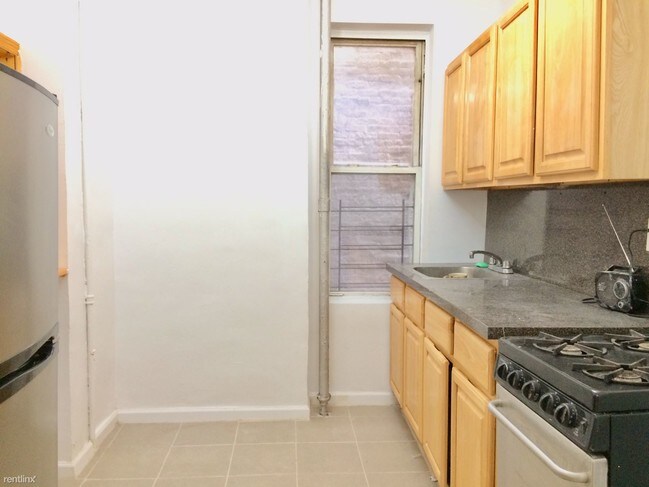 Building Photo - 2 br, 1 bath Apartment - 245 Midwood Street