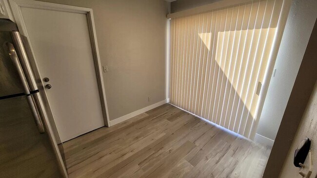 Foto del edificio - Stylish and Convenient 1-bedroom Apartment...