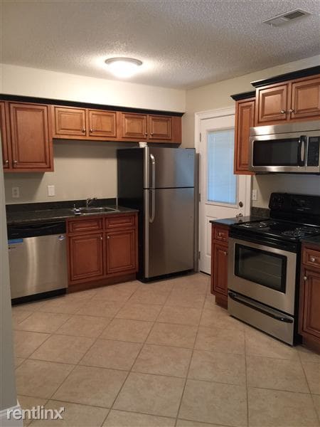 Building Photo - 1465 Grant Cir