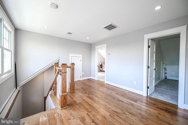 Foto del edificio - 2314 N Kenmore St