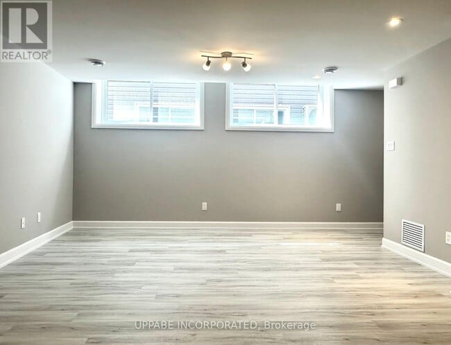 Building Photo - 1230 Montblanc Cres