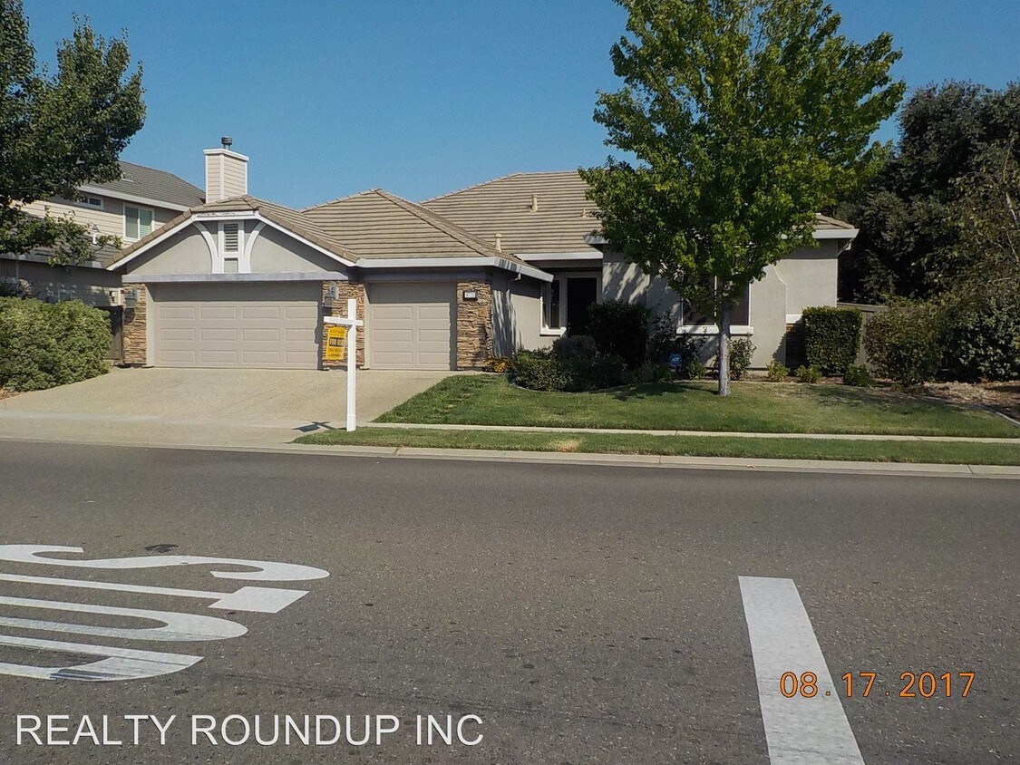 Primary Photo - 9721 Toscano Dr