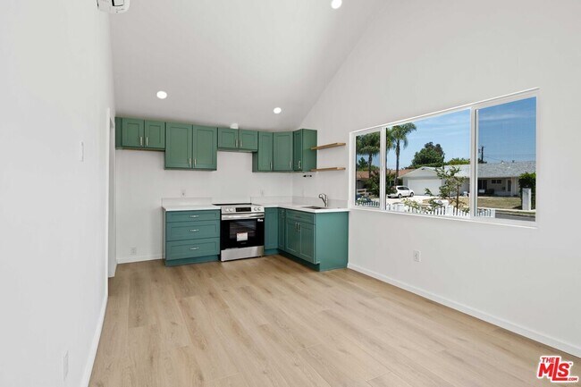 Foto del edificio - 6543 Franrivers Ave