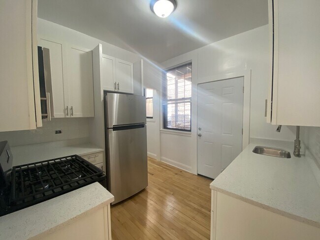 Foto del edificio - 1314 W Waveland Ave