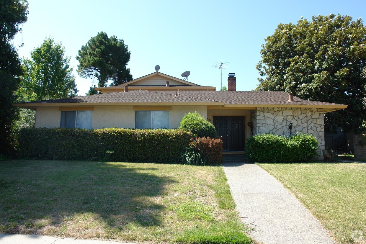 Building Photo - 513 Kiely Blvd