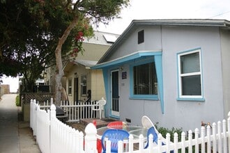 Building Photo - 728 Venice Ct