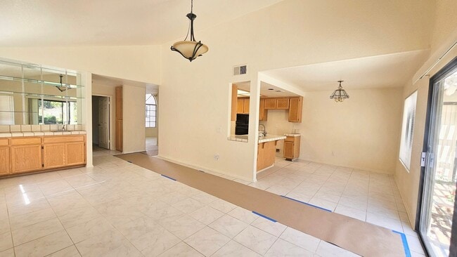 Building Photo - Gorgeous Single Story Home- Huge Back Yard...