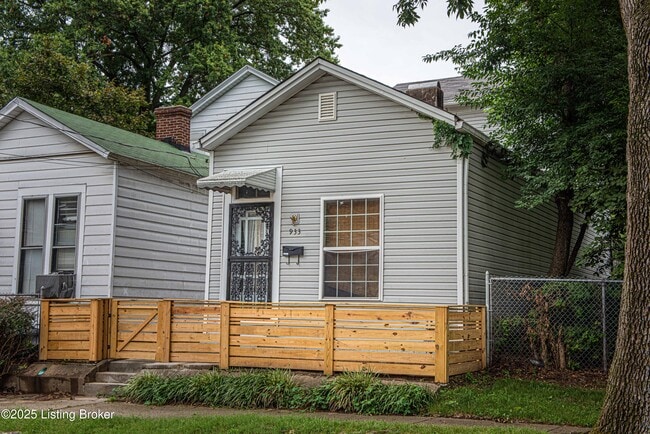 Building Photo - 933 Vine St