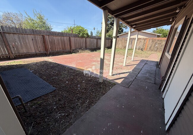 Foto del edificio - 1715 82nd Ave