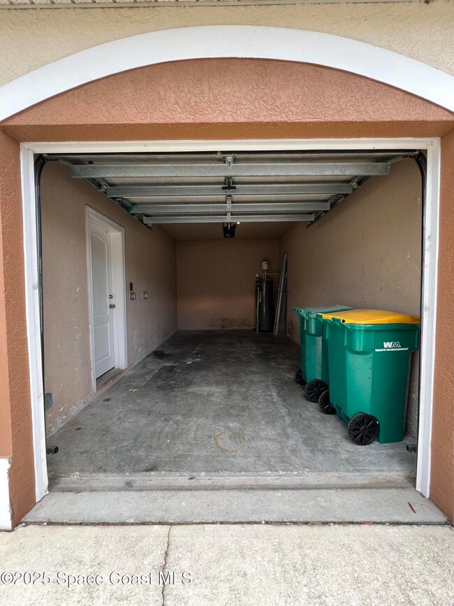 Building Photo - 1040 Venetian Dr