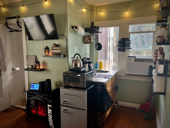 Foto del edificio - Cute and Cozy Studio in Los Angeles w/ Gar...