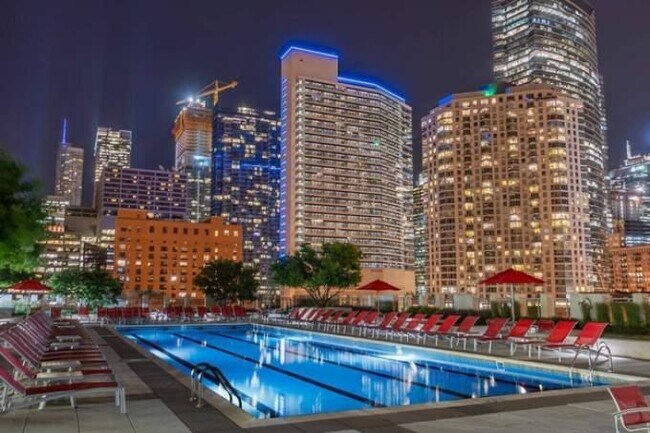 Building Photo - 2 bedroom in Chicago IL 60654