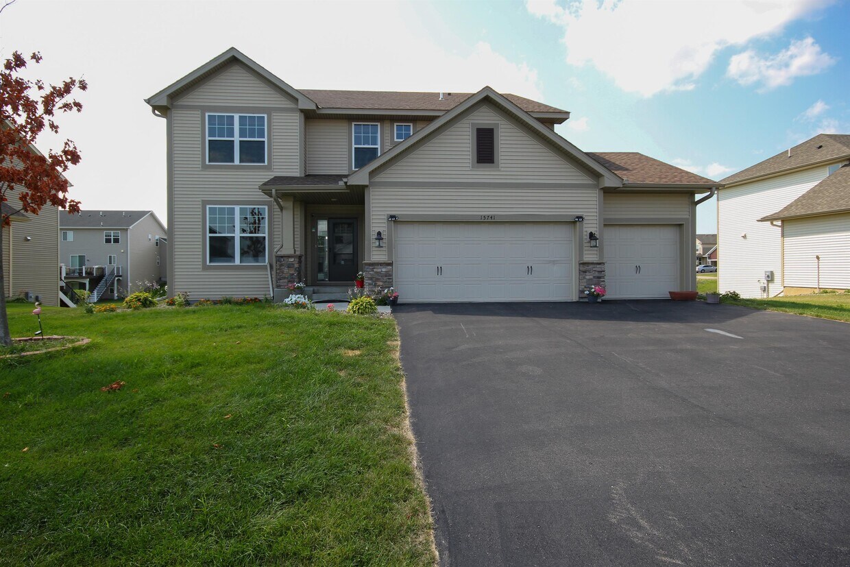 Primary Photo - 15741 Everglade Ave