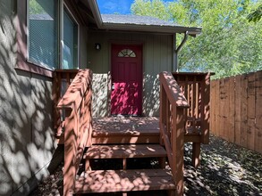 Building Photo - 1633 NE Lotus Dr